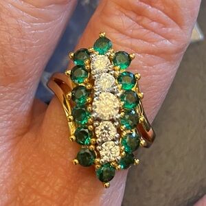 Elegant Gold and Green Gemstone Ring